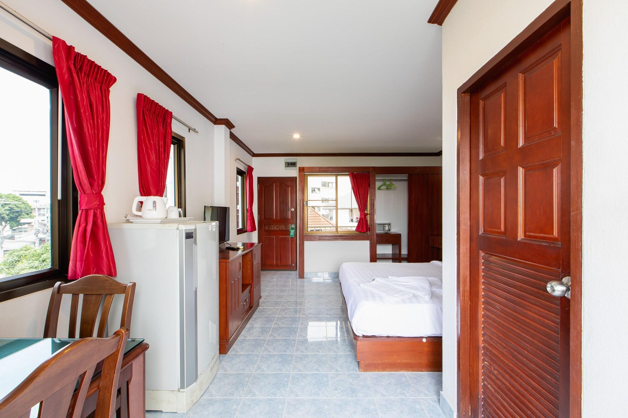 Selina Place Hotel Pattaya Exterior photo