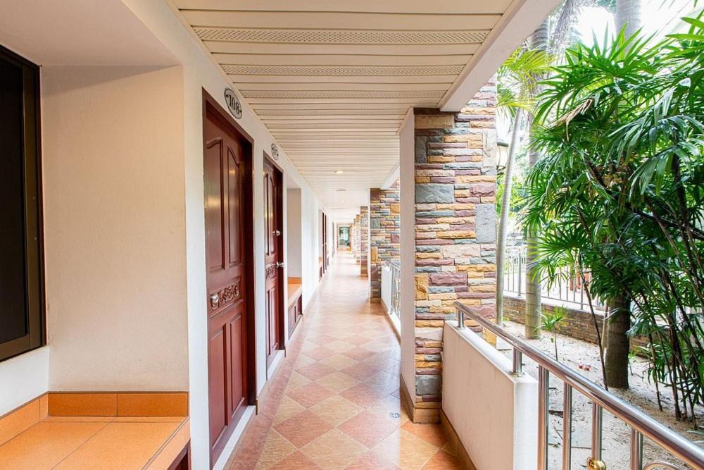 Selina Place Hotel Pattaya Exterior photo