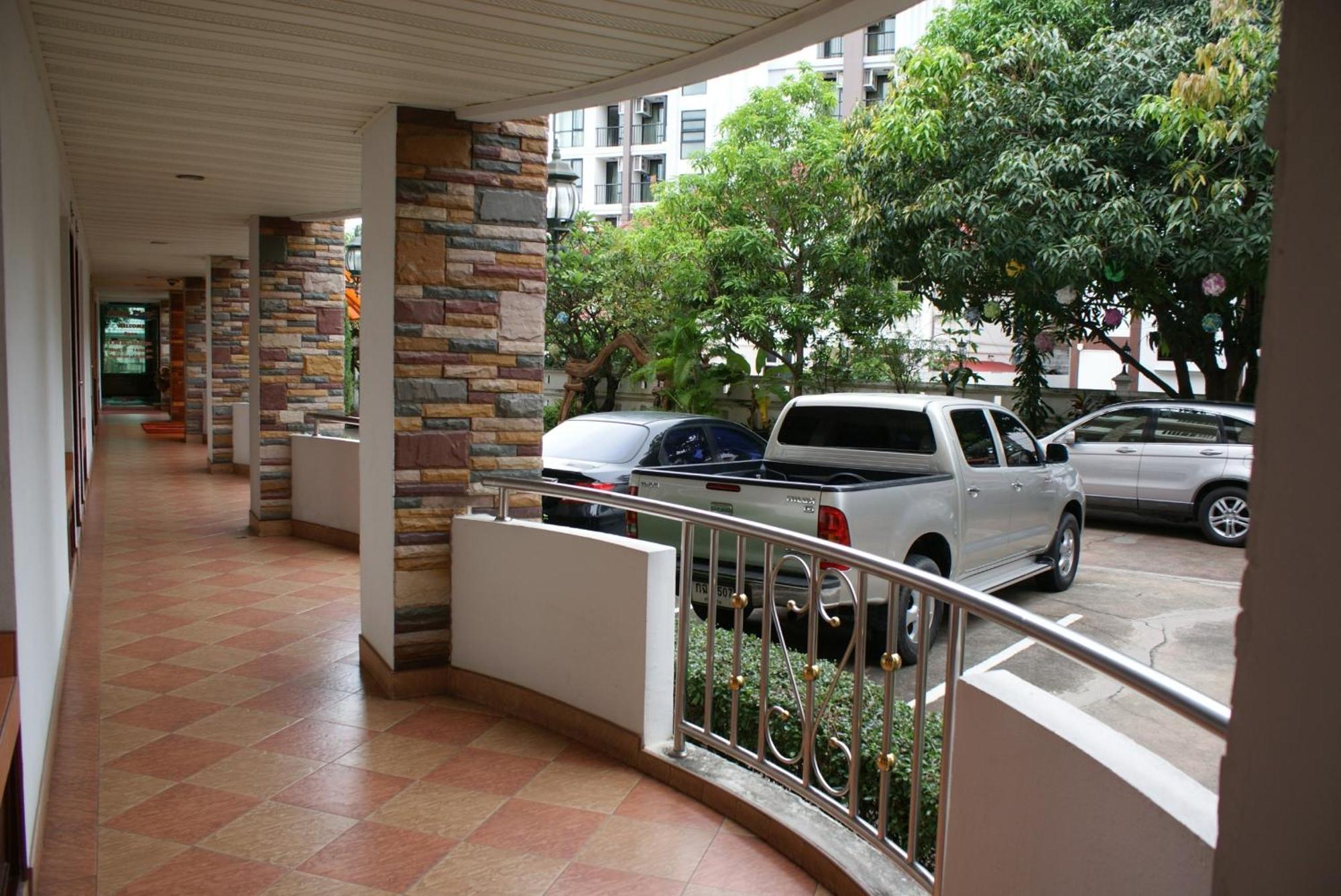 Selina Place Hotel Pattaya Exterior photo