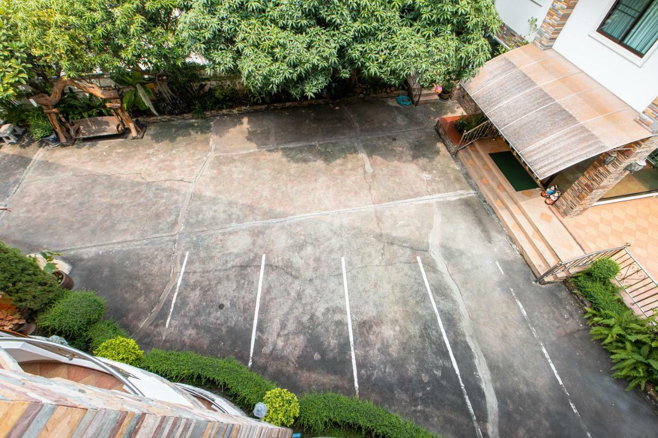Selina Place Hotel Pattaya Exterior photo